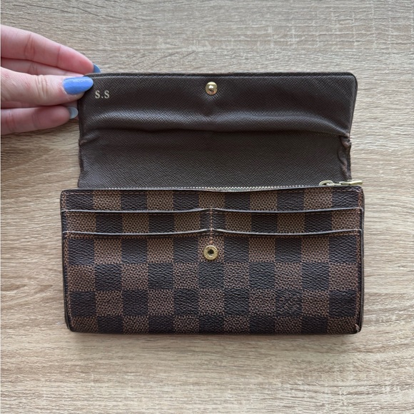 Louis Vuitton Wallet - Picture 4 of 13